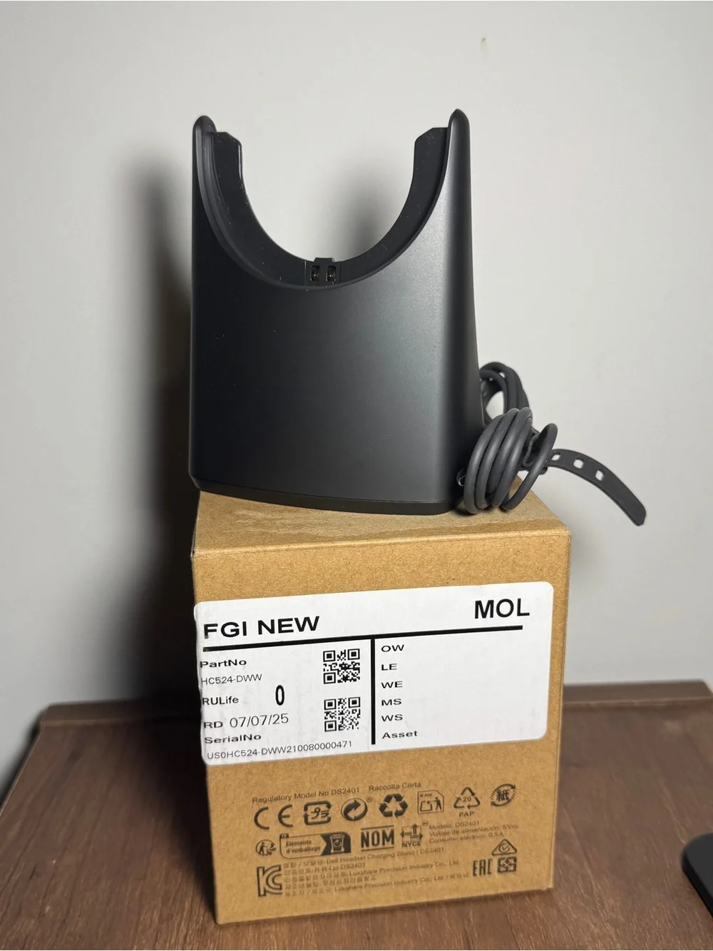 Dell Black Over-Ear Headphones with Charging Stand